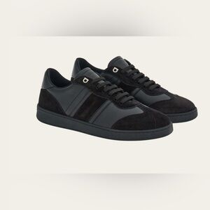 Ferragamo Men's Low top sneaker with signature